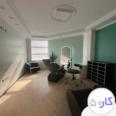 استخدام آرایشگر خانم حرفه ای